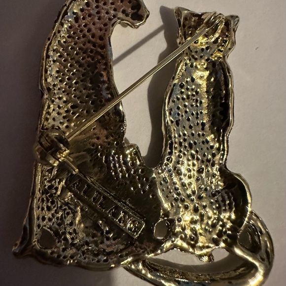 Jaguar  brooch - Picture 2 of 2